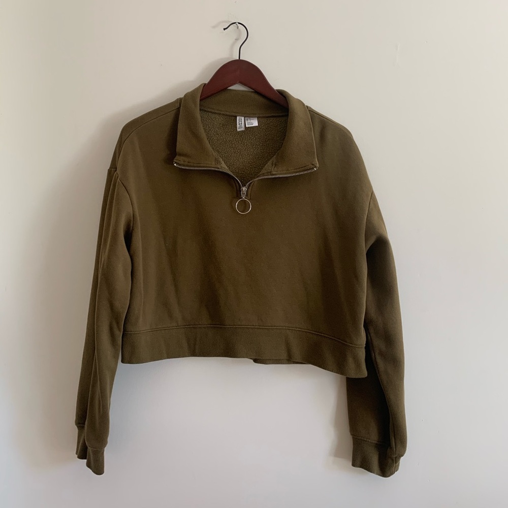 H&M cropped sweatshirt